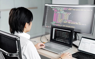 宜城 ,php声明和调用变量的符号是什么？